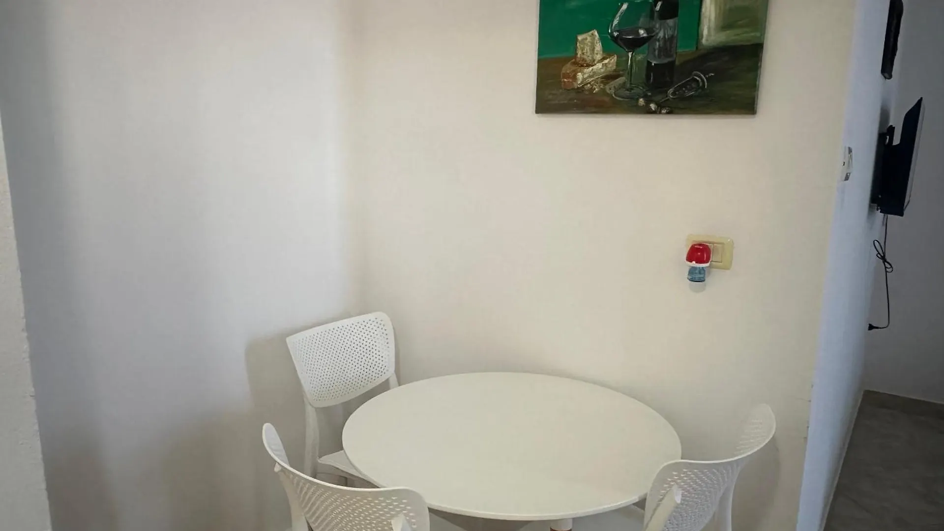 Skenderi Apartments クサミル 0*,